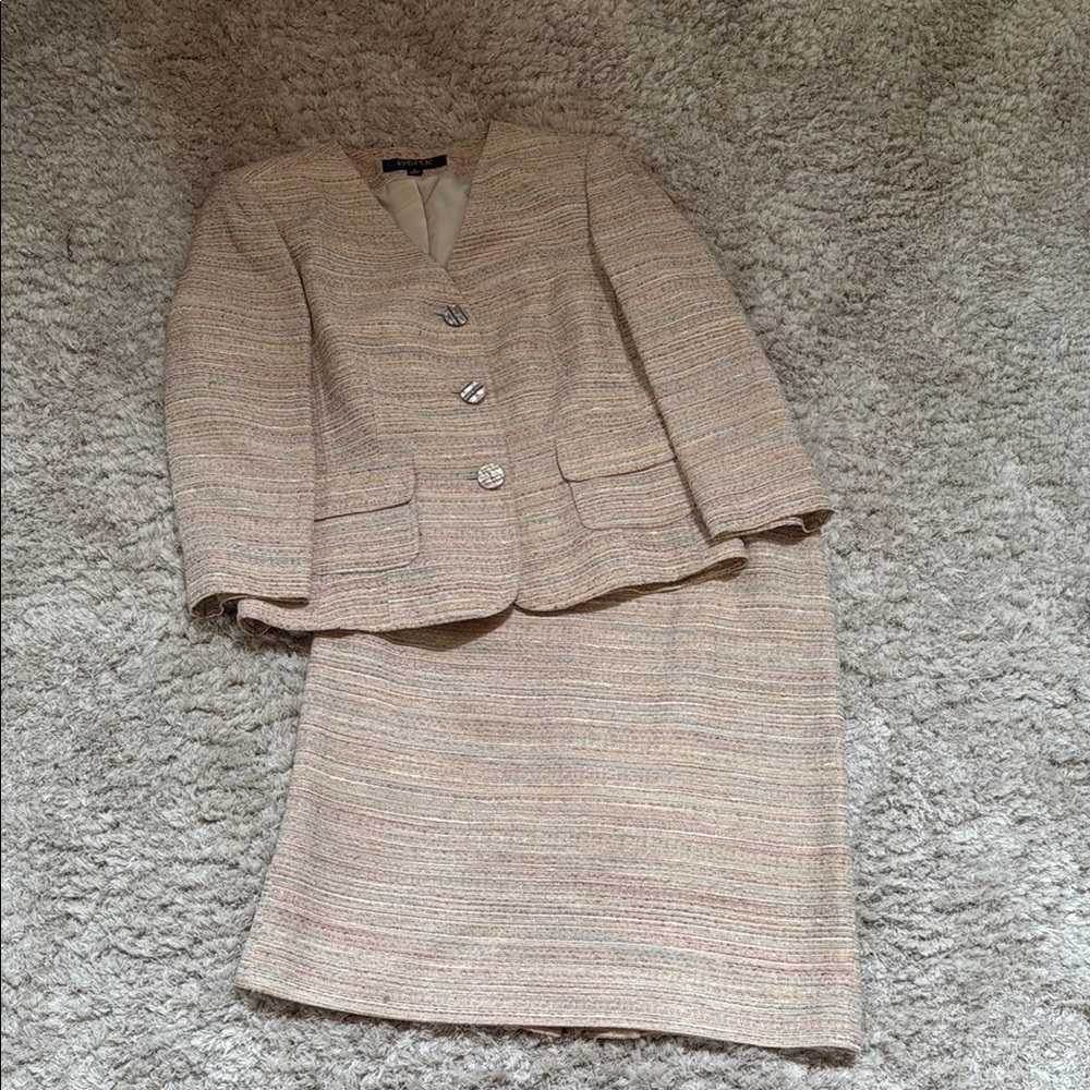 BEAUTIFUL Beige Tweed Jacket & Skirt Set